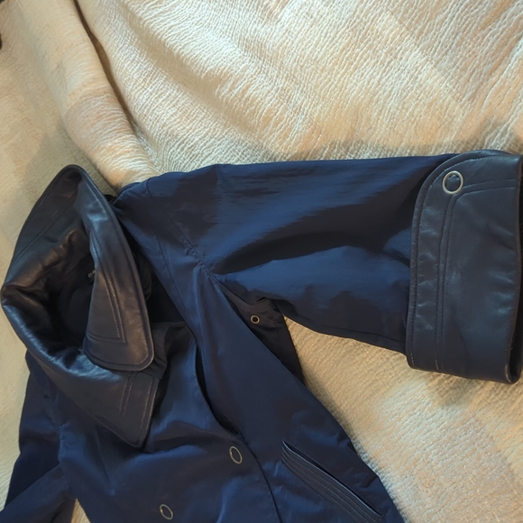 Women's coat - Picture 7 of 9